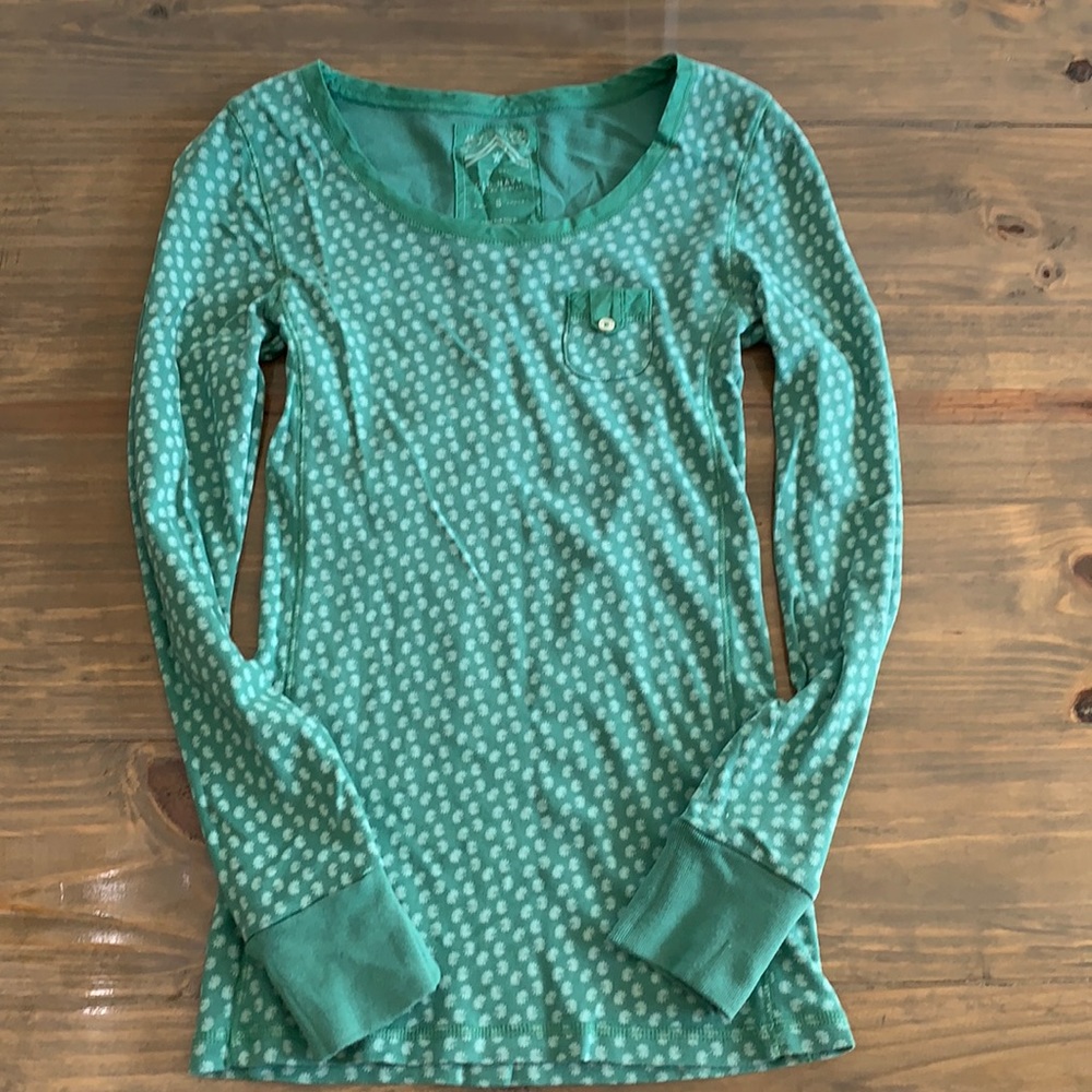 Old Navy long sleeved shirt. Size small.